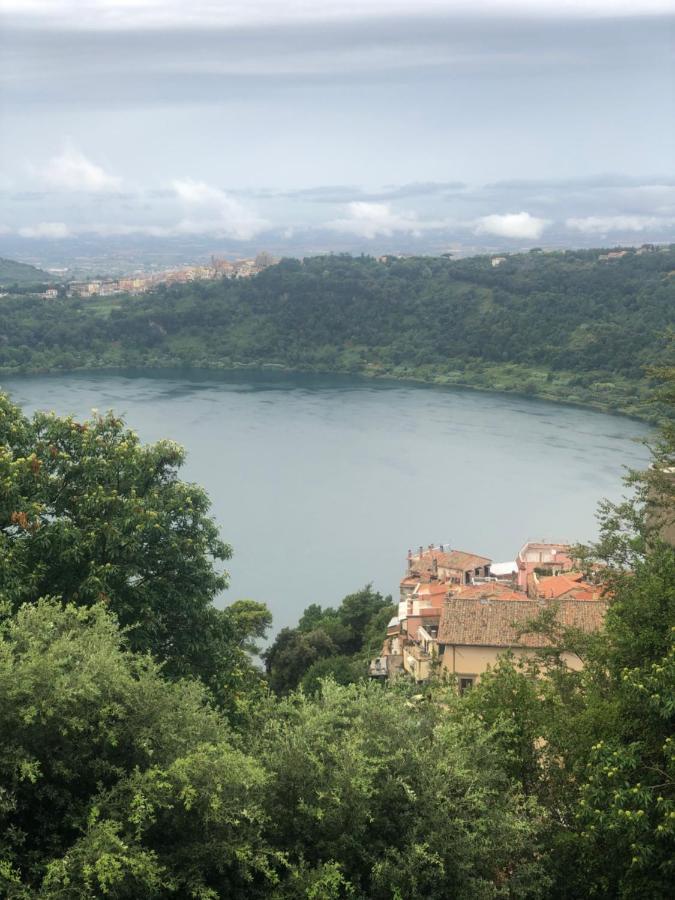 Isola Sul Lago Nemi Exterior photo